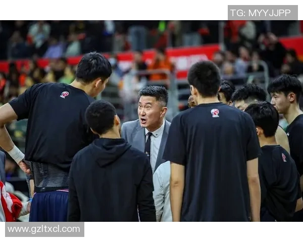 CBA转会窗口：广东队低成本锁定布克奈特，规避风险策略解析